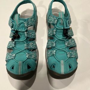 Keen Women’s 9.5 Clearwater CNX Sandal